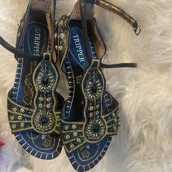 Tripper Sandals - Picture 2 of 8